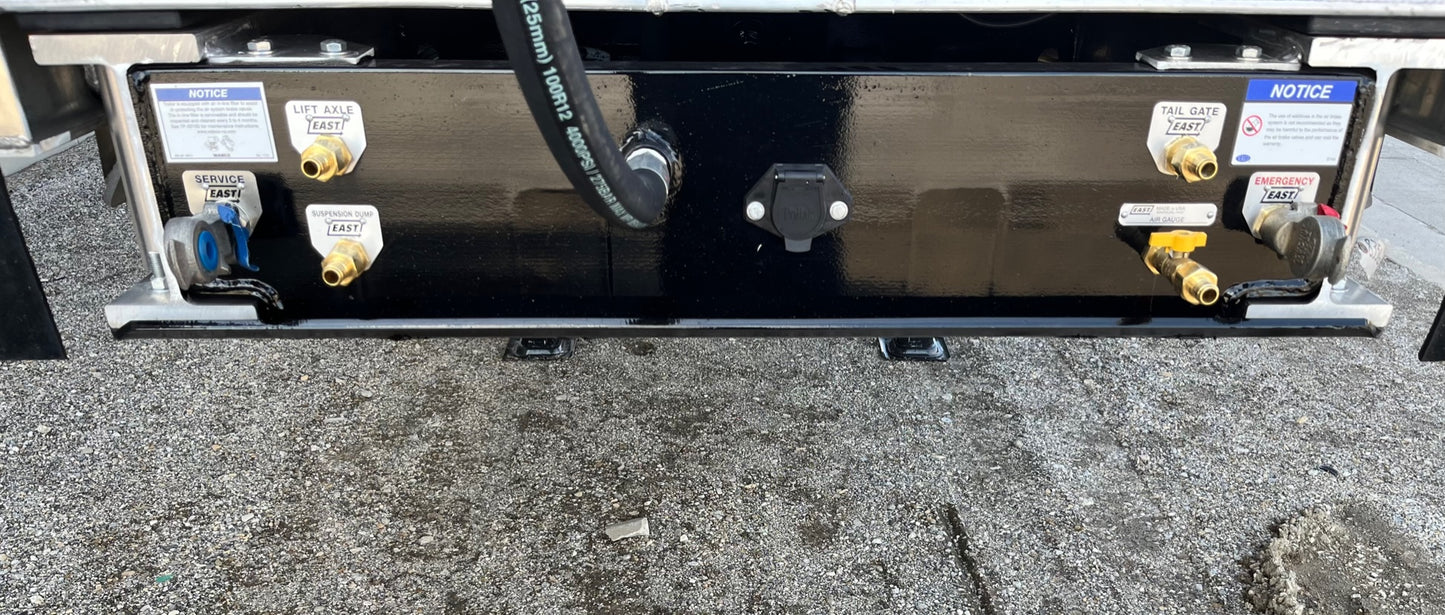 East Genesis 35' Tri-Axle