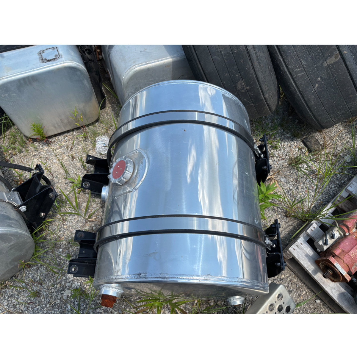 Hydraulic Tank With Straps
