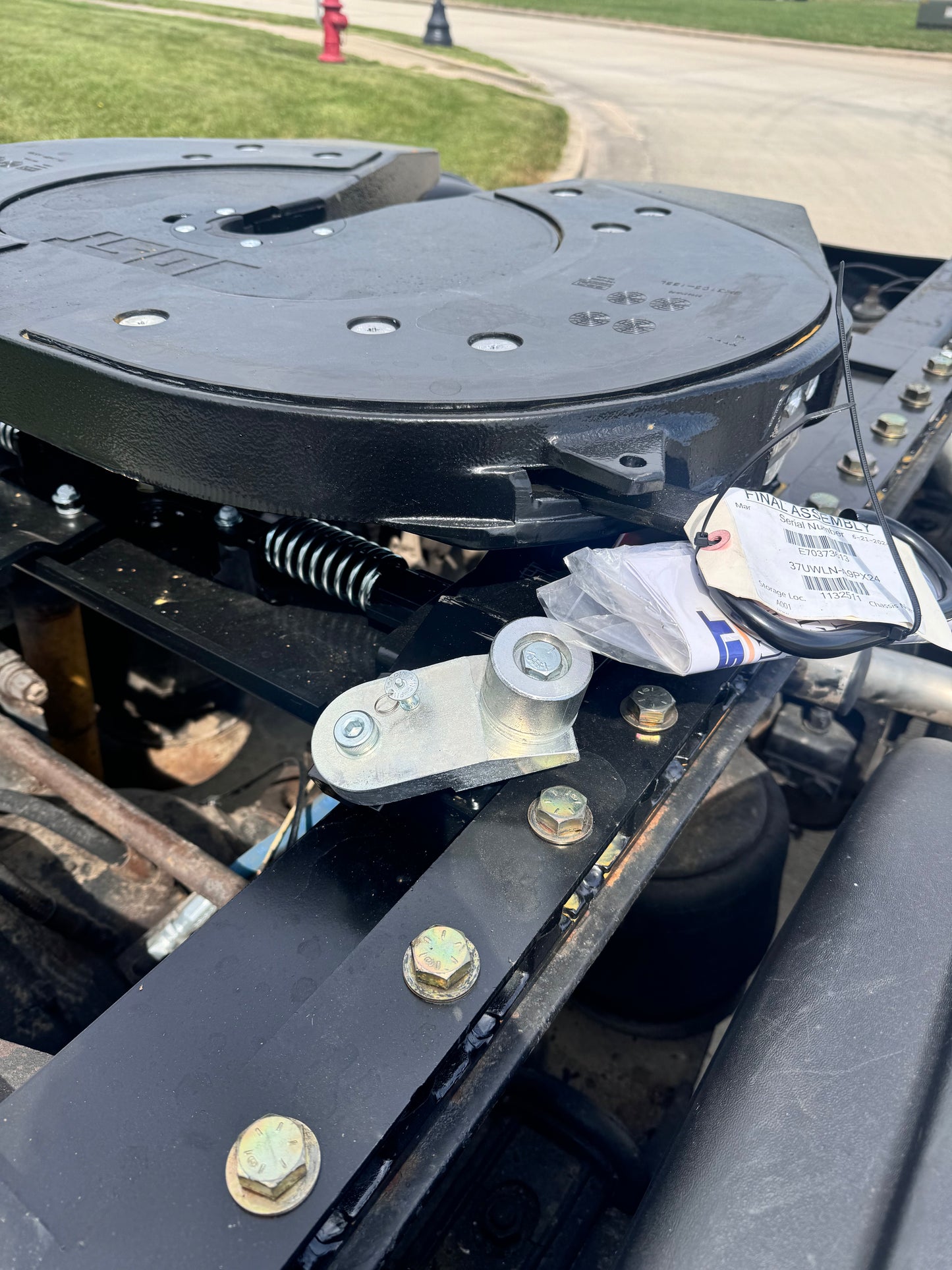 Stationary Jost Blocked 5th Wheel with Low Lube Poly Top